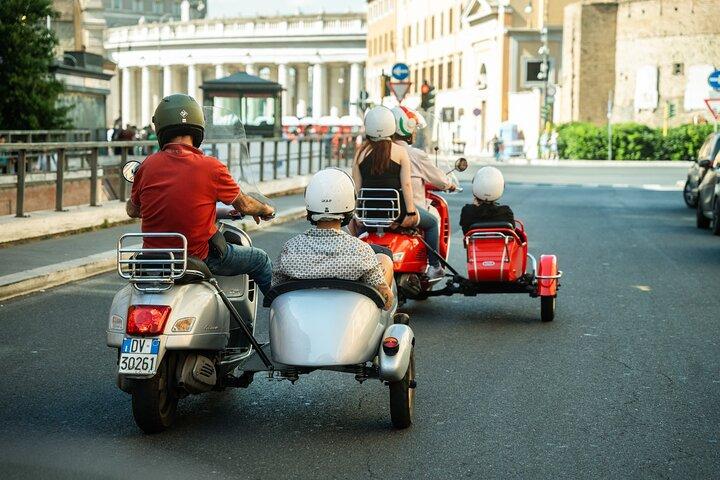 Private Vespa Sidecar Tour of Rome with Hotel Pickup and Prosecco