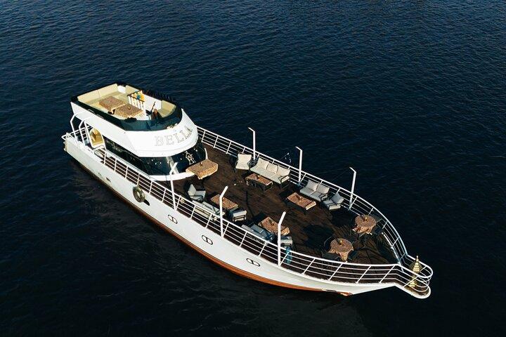 Elite Boats Tour in Cairo & Giza with Drinks Included