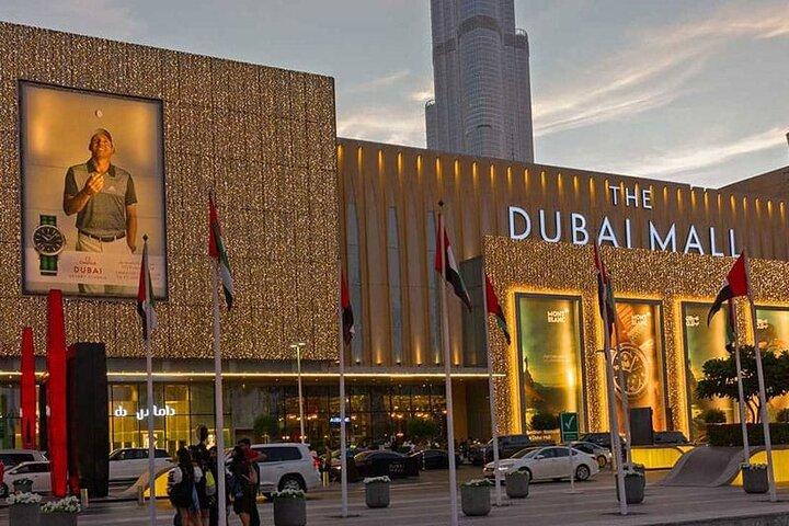 Capture Eureka Night Moments in Dubai City