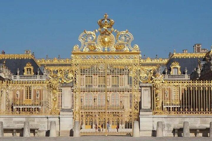Versailles Palace & Gardens Semi Private Guided Tour with Pick up