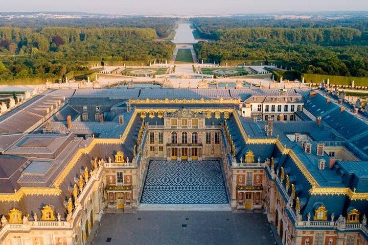 Versailles Palace & Gardens Semi Private Guided Tour with Pick up