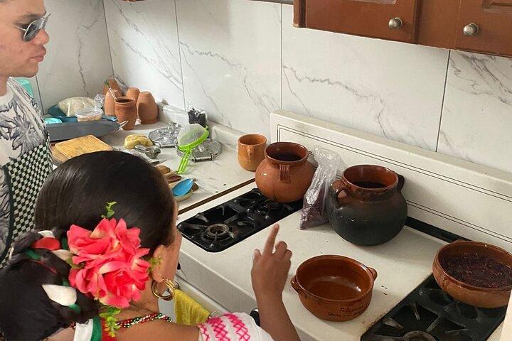 Hidden Kitchen : The Market Challenge in Guadalajara with Noemi