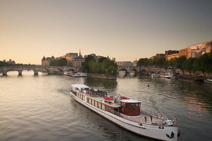 Seine River Cruise with Commentary 1 Hour