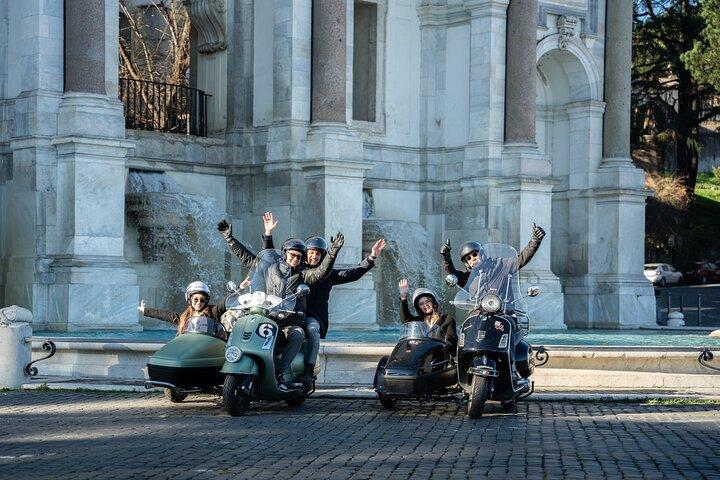 Rome Vintage Fiat 500 and Vespa Tour with Prosecco