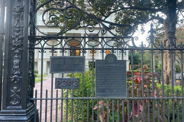 Adults-Only Garden District, Cemetery & Anne Rice True Crime Tour
