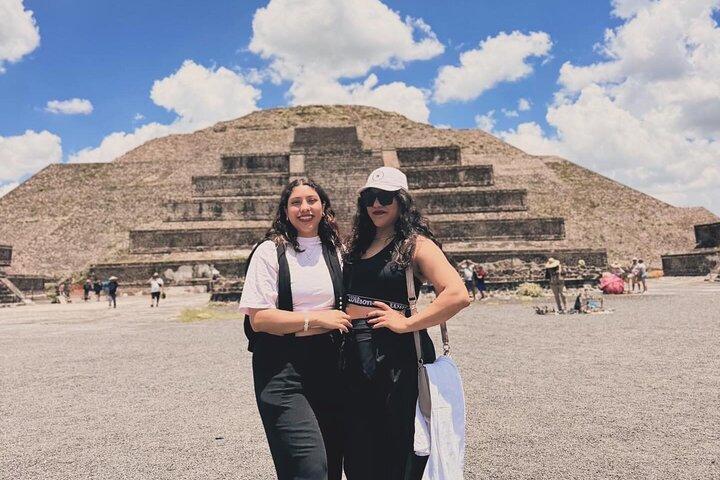 Teotihuacan Private Tour, Cave Breakfast and Transportation