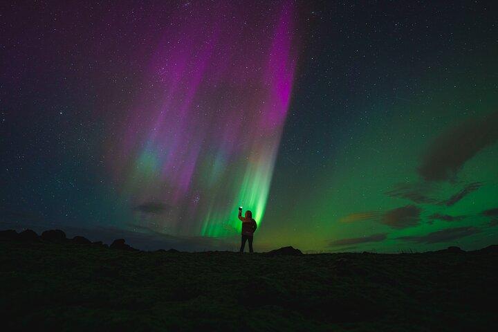 From Reykjavík: Evening Lava Tunnel Tour and Northern Lights Tour
