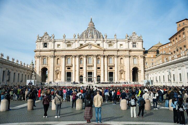 Papal Audience Experience in Rome