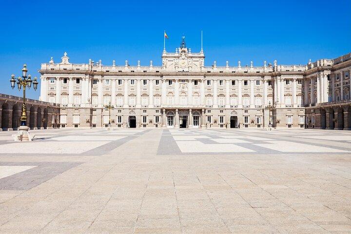 Madrid: Skip-the-Line Royal Palace Guided Tour
