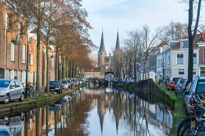 Explore Kinderdijk, Delft, and The Hague Day Tour from Amsterdam