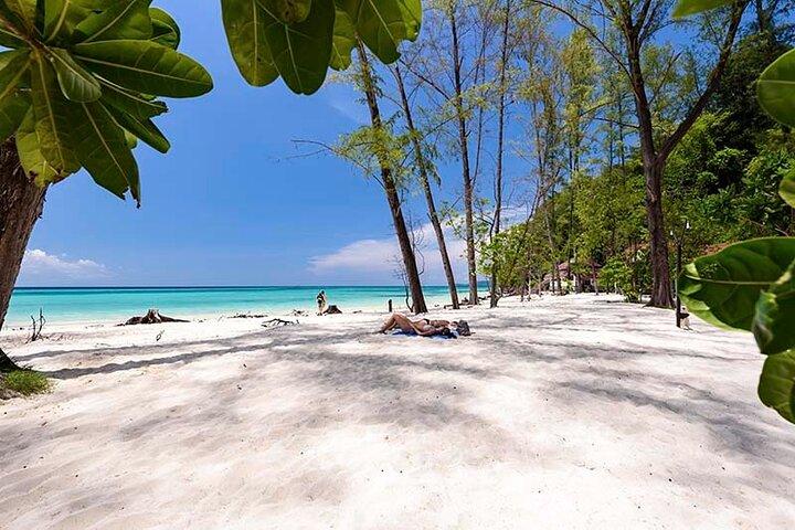 Phi Phi & James Bond Twilight: 2-Day Phuket Island Adventure