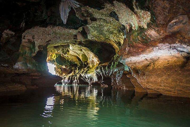Phi Phi & James Bond Twilight: 2-Day Phuket Island Adventure