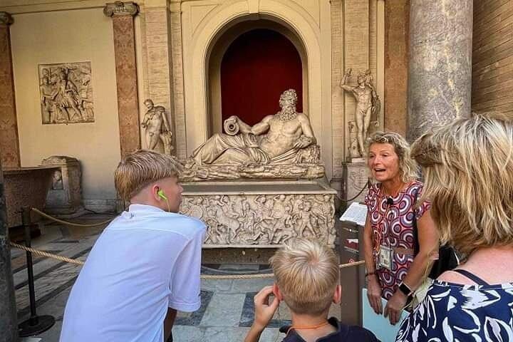 Vatican Highlights, Museums Sistine Chapel tour Basilica entrance