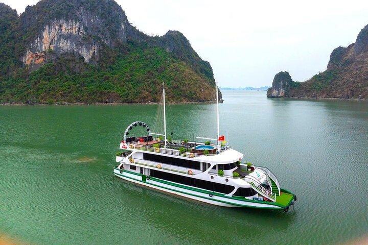Hanoi: Best Halong Bay 5-Star Day Cruise, Buffet Lunch, Limousine