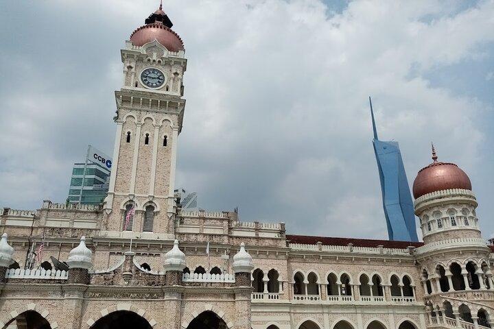 Wonders of Kuala Lumpur City & Countryside + Batu Caves (Private Guided Tour)