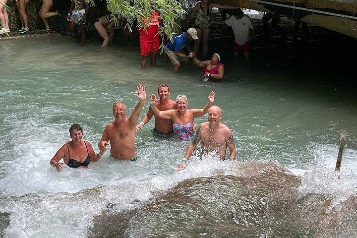 Dunn's River Falls Climb and Beach Include Entry Fee (ᵔᵕᵔ)