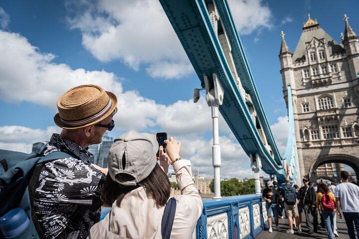 Best of London Walking Tour with Tower of London & Tower Bridge!