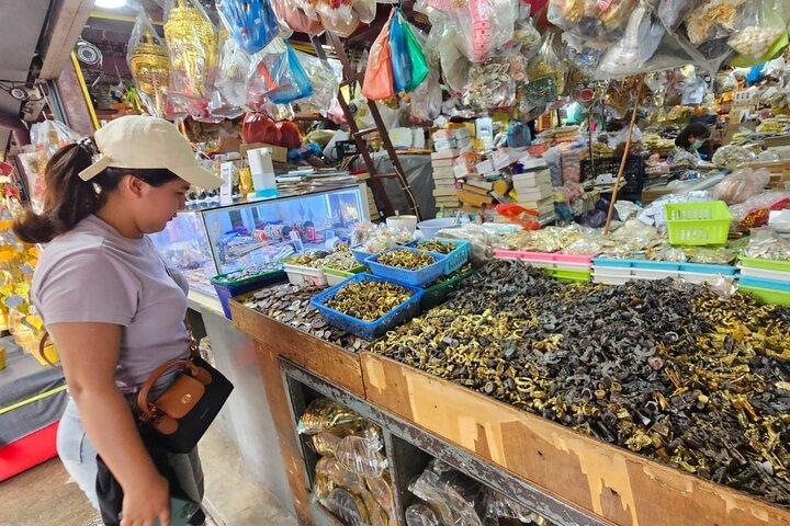 3 Remarkable Temples Walking Tour in Bangkok