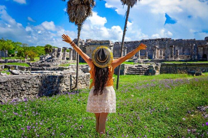 Tulum Ruins Guided Tour from Cancun and Riviera Maya