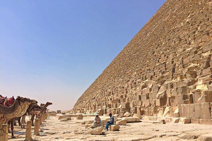 Private Pyramids Tour With an English Guide