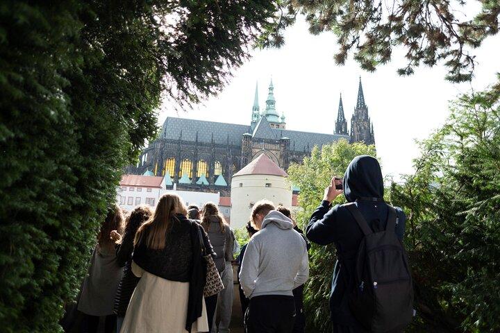 Prague: Castle Entry Ticket with Guide and River Cruise