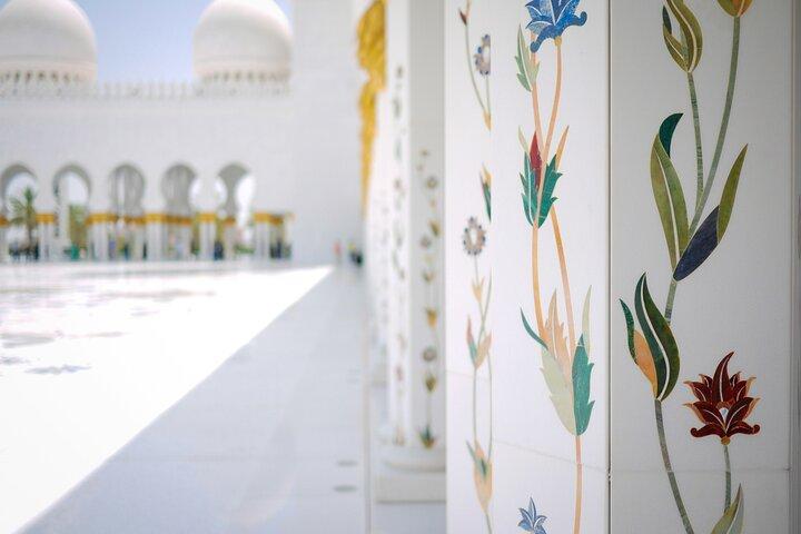 Abu Dhabi Tour with Presidential Palace Entry