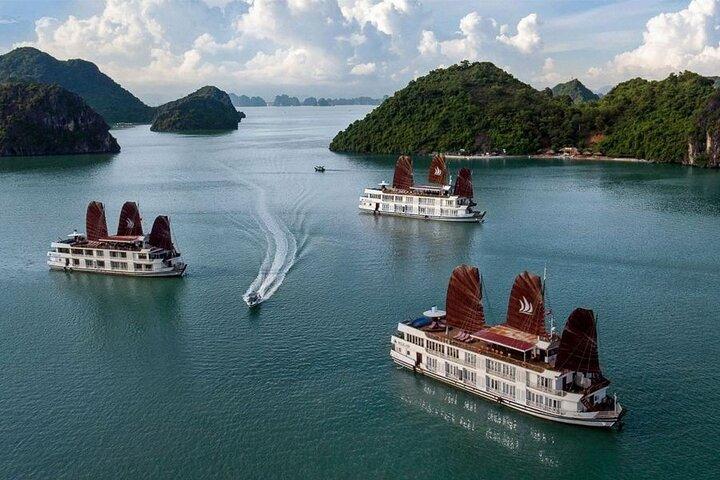 From Hanoi: Discover Halong on 5-Star All-Inclusive Cruise 2D1N