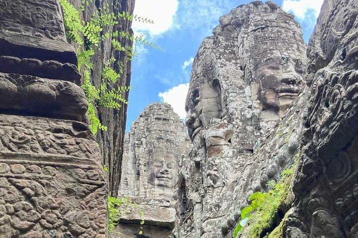 Angkor Wat Highlights and Sunrise Guided Tour from Siem Reap