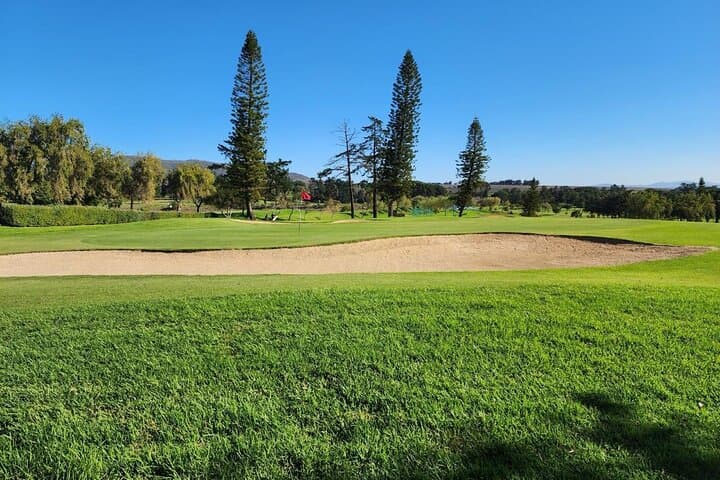 Experiencing Playing Golf in Stellenbosch and Wine Tasting