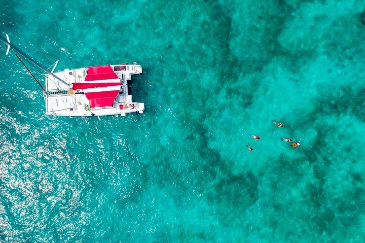 Catamaran Sailing to Isla Mujeres From Cancun