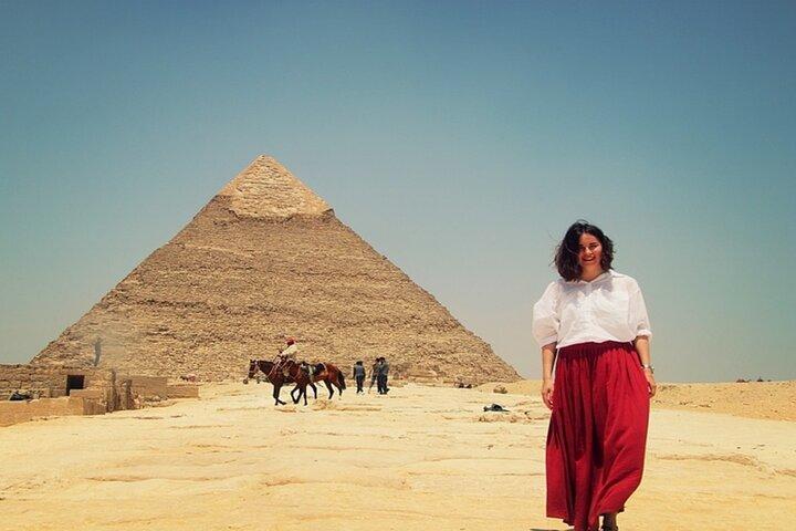 Private Half Day Giza Pyramids Tour with camel & Lunch