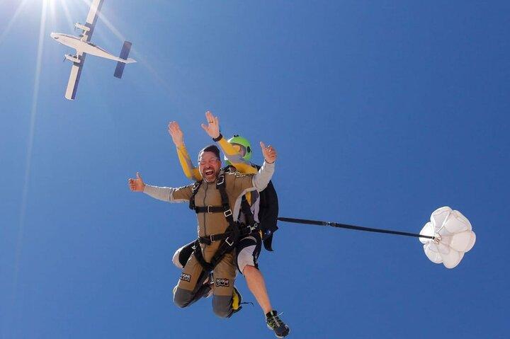 Dubai Tandem Skydive Over The Palm with Transfers