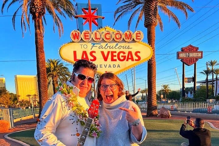 Hoover Dam Walk-On-Top Tour w/ Seven Magic Mountains & Vegas Sign