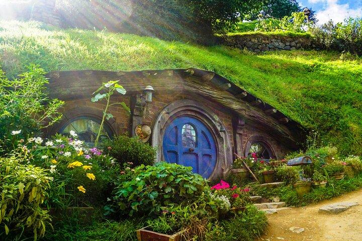 Hobbiton Movie Set & Blue Springs: Private Tour from Auckland