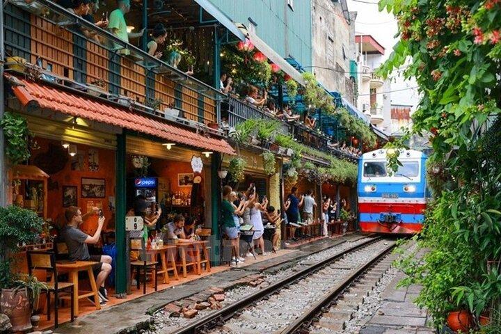 Hanoi Guided Street Food Tour Small Group