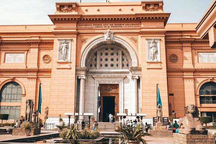 Cairo Pyramids and Museum Tour with Sound and Light Show