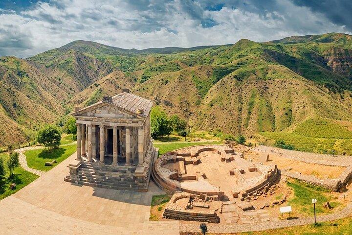 Best of Armenia: private 2-3 days tour to Yerevan w/ family lunch