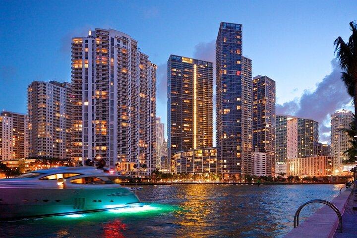 Private Roundtrip Miami Airport MIA / Port to Miami Hotel / Beach