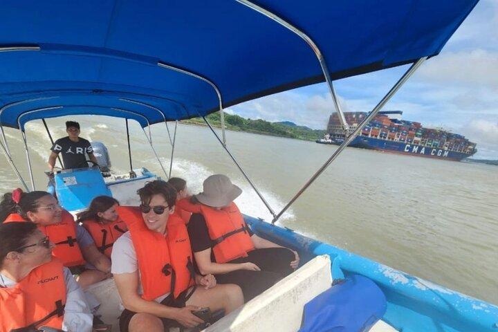 Monkey Watch and Gatun Lake Wildlife Safari Private Tour