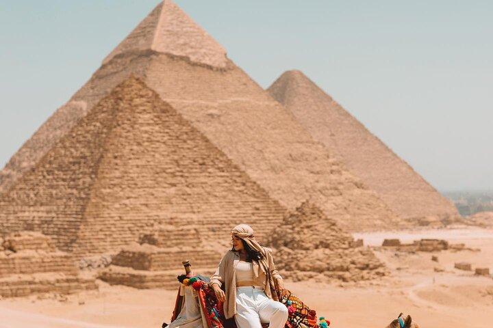 Half-Day Private Tour of Giza Pyramids with Camel Ride