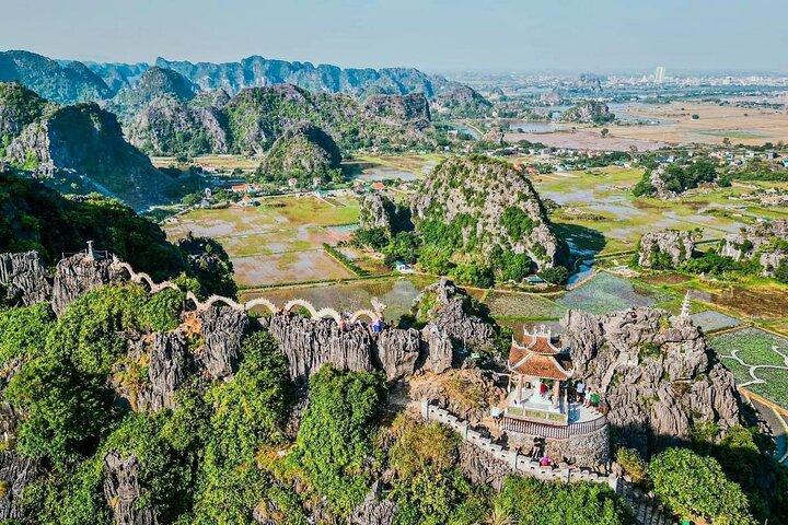 Private 1-Day Tour in Ninh Binh: Mua Caves, Trang An & Hoa Lu