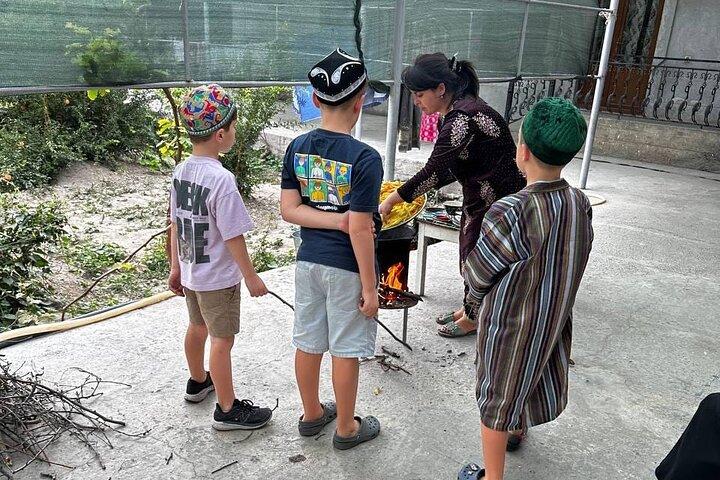 Samarkand Local Family Cooking Class and Siyob Bazaar Tour
