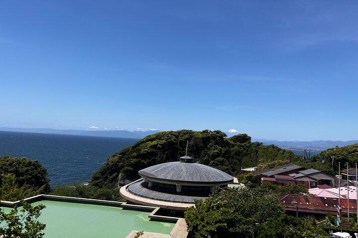 Kamakura and Enoshima Tour with Vehicle and Guide