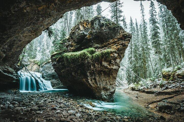 Lake Louise, Johnston Canyon, Bow Falls, Banff Town 1 Day Tour