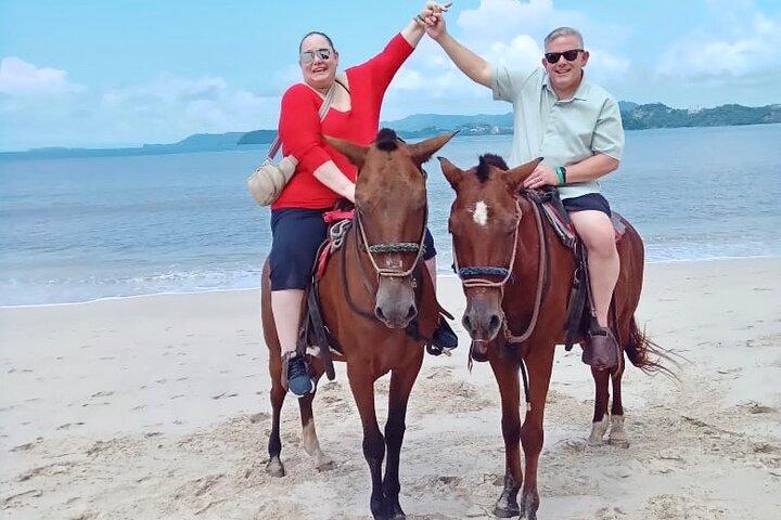 1 Hour Private Horseback Riding Tour in Playa Conchal