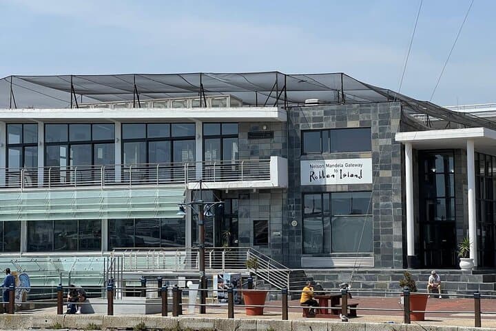 Private Tour Table Mountain , Robben Island and V&A Waterfront