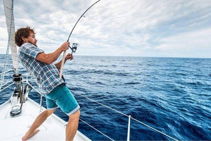 4-Hour Exclusive Private Deep Sea Fishing Trip in Dubai