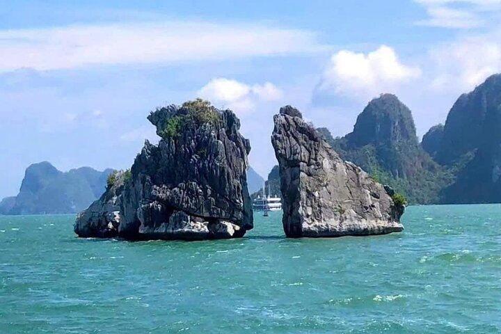 From Hanoi : Halong Bay Small Group Day Tour by Private Car