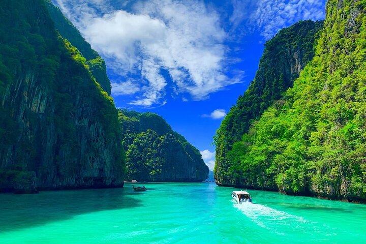Phi Phi, Maya and Bamboo Islands Day Tour by Speedboat in Krabi