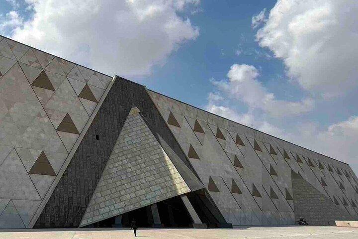 Private Tour of Giza Pyramids and Grand Egyptian Museum GEM